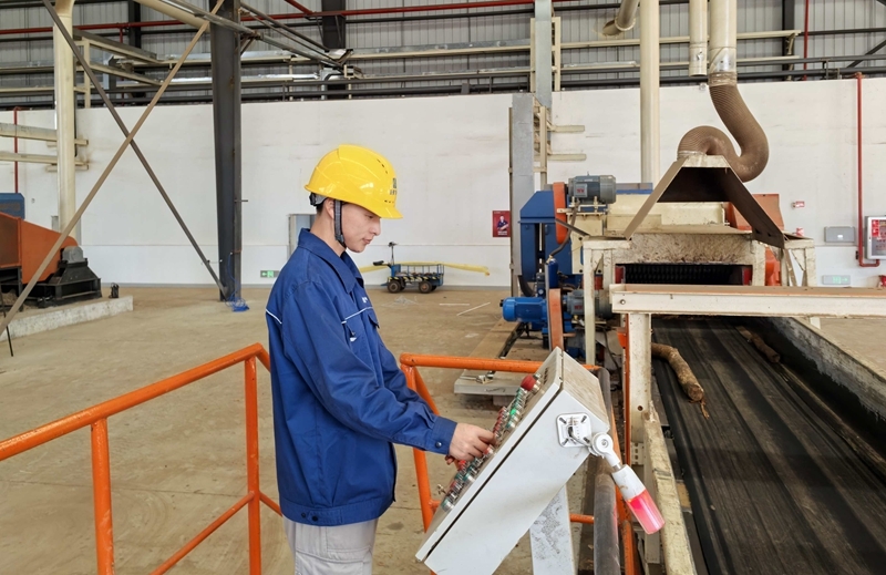 助力新型工业化 | 镇江中福马党员“技服先锋队”蹚出服务转型新路子